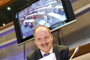 Le Parlement se penche sur le déficit démocratique